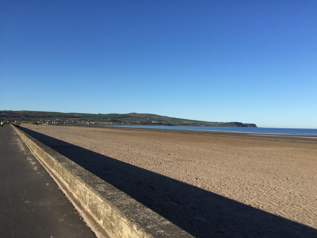 Blackburn Villa B&B Ayr Bagian luar foto