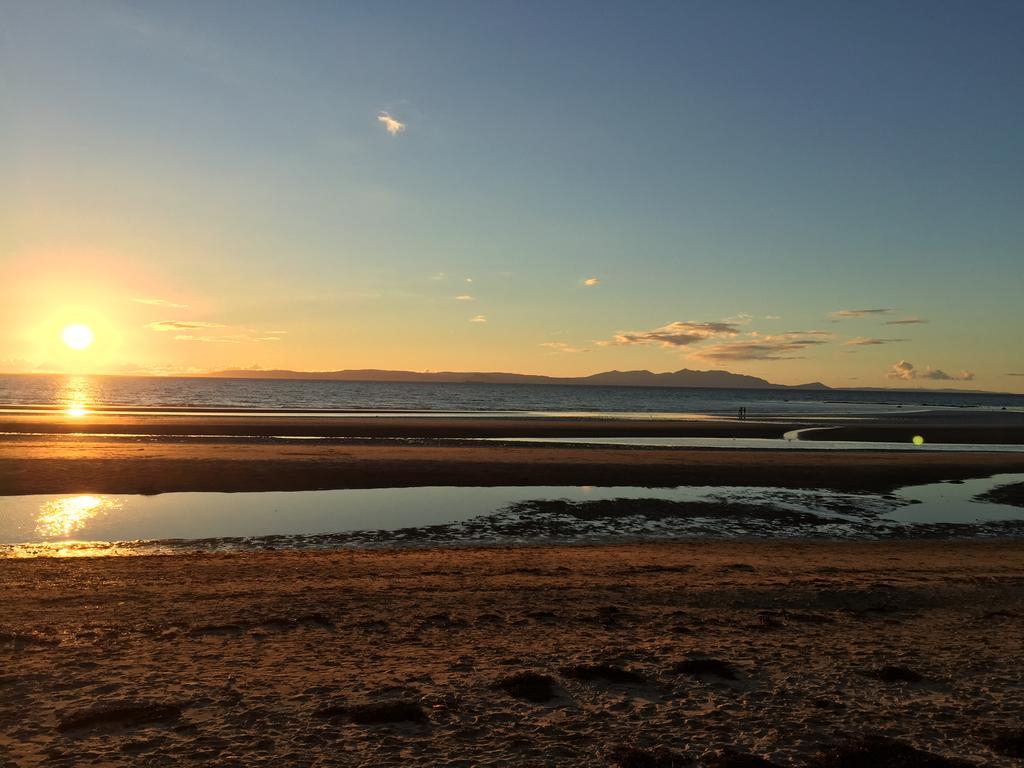 Blackburn Villa B&B Ayr Bagian luar foto